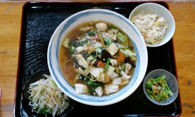 グルメエッセンスの五目ラーメン 600円