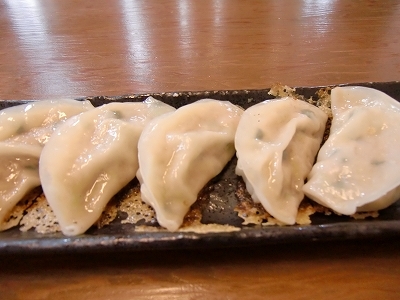 たつぞうラーメンの羽付き餃子写真画像2
